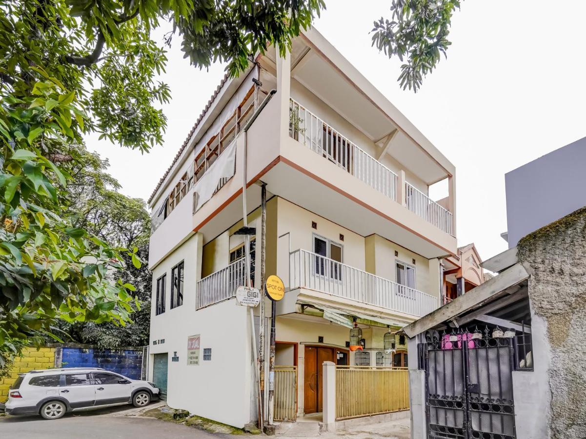 Spot On 91186 Losmen Yanti Hotel บันดุง ภายนอก รูปภาพ