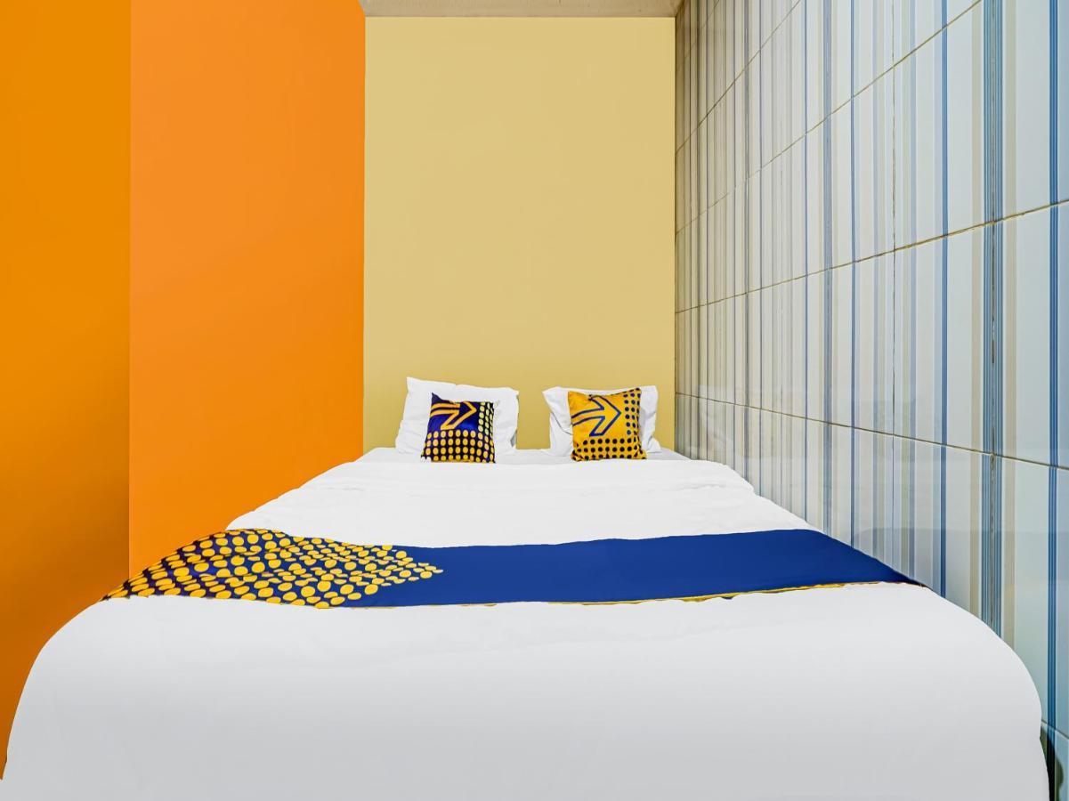 Spot On 91186 Losmen Yanti Hotel บันดุง ภายนอก รูปภาพ