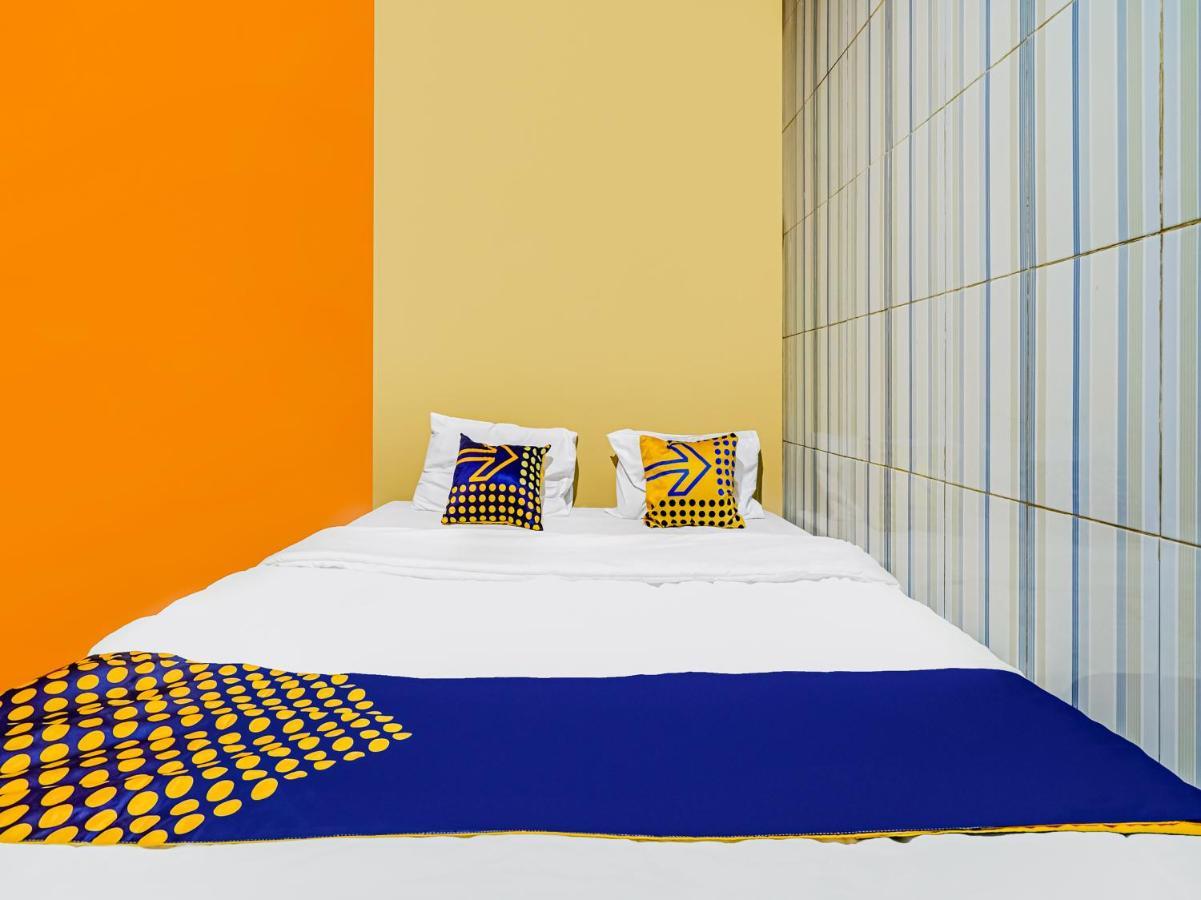 Spot On 91186 Losmen Yanti Hotel บันดุง ภายนอก รูปภาพ
