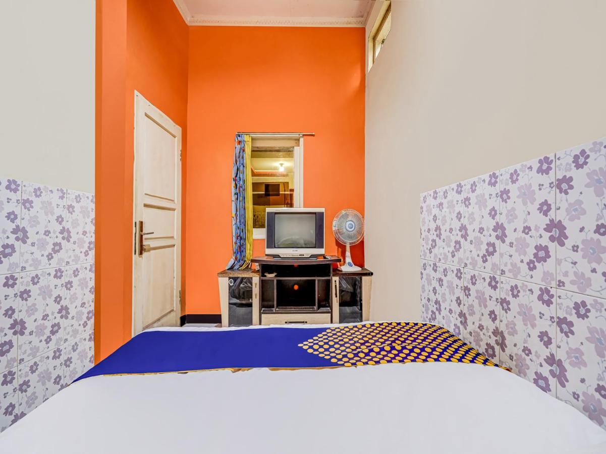 Spot On 91186 Losmen Yanti Hotel บันดุง ภายนอก รูปภาพ